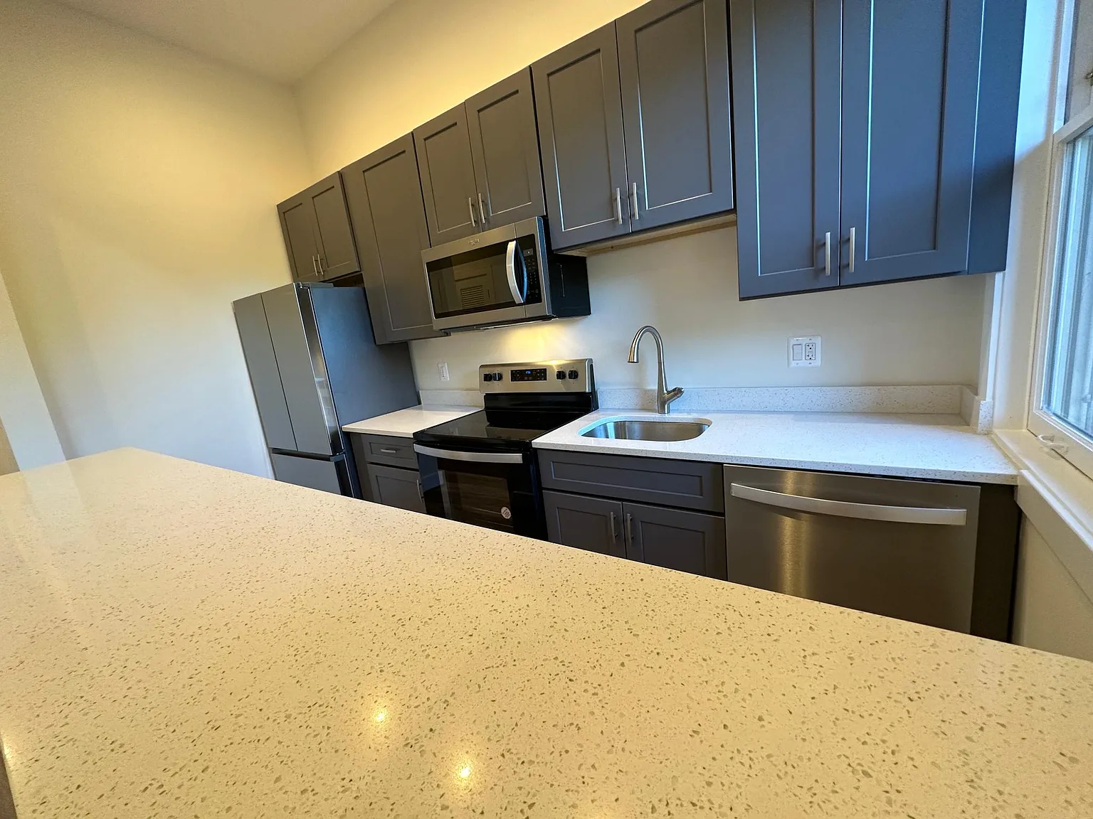 1 bed, 780 sqft, $3,395 — Photo 4