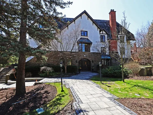71 Old Mill Rd #310, Toronto, ON M8X 1G9
