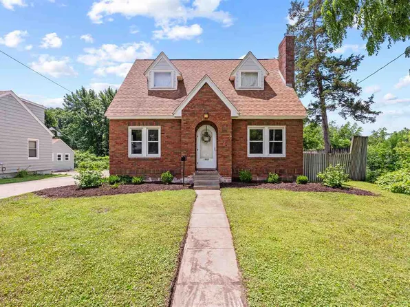 1905 Muscatine Ave, Iowa City, IA 52240