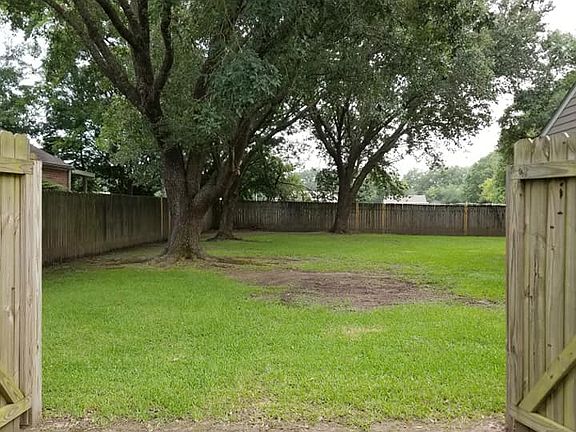 3rd image of 121 Darlene Dr