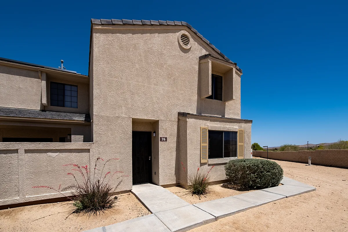 Front exterior - Vista Del Sol