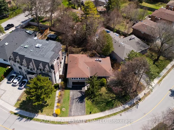 9 Hawksbury Dr, Toronto, ON M2K 1M2