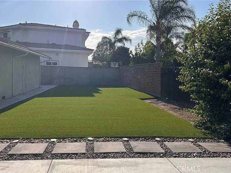 419 Robbins Dr — Photo 12