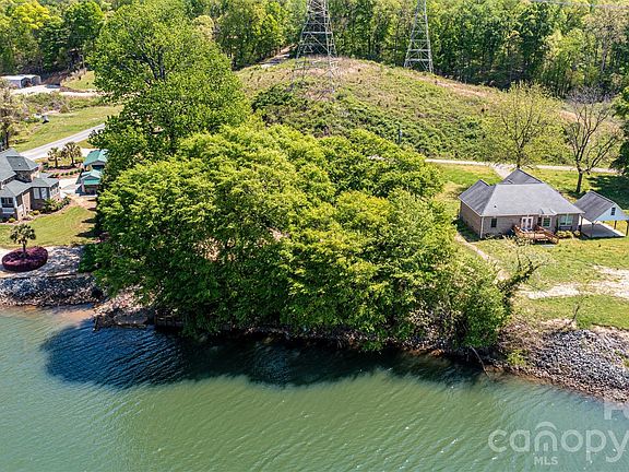 5th image of 1404 Hart Rd