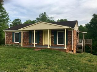 306 Hunter Hills St, North Wilkesboro, NC 28659