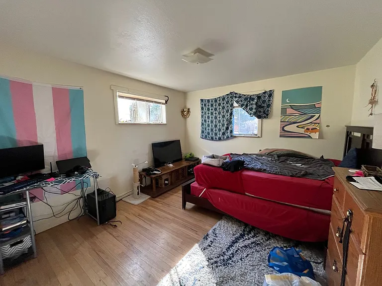 220 Bishop St — Photo 8