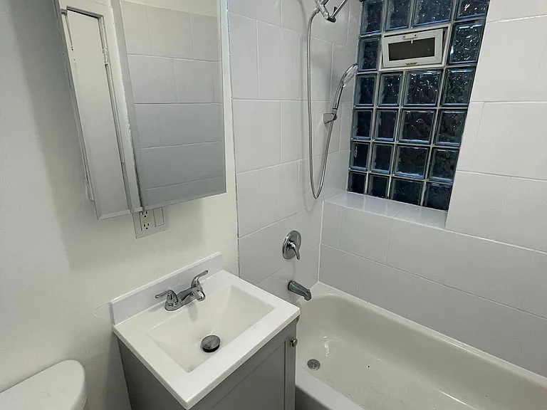 6355 S Langley Ave #2S — Photo 11
