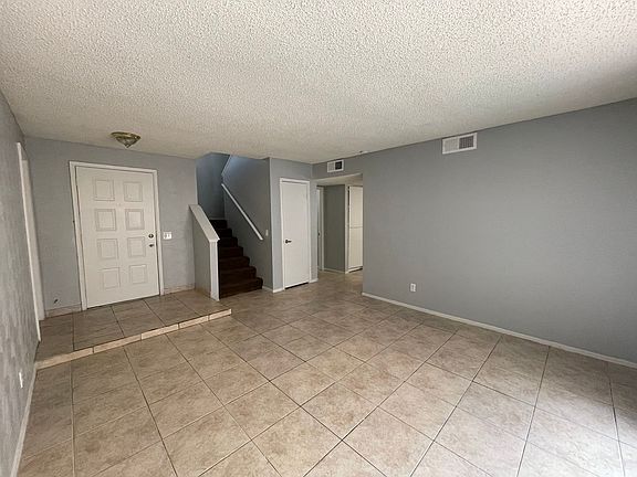 4th image of 44 Sirnoble St