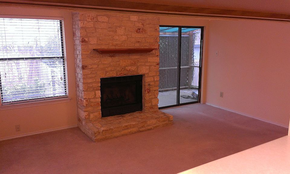 2/1/1 SideA living room
