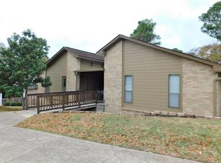 624 Normal Park Dr, Huntsville, TX 77320