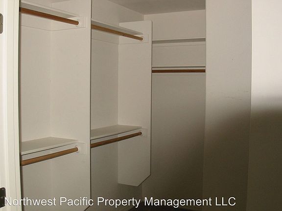 5th image of 1642 Diamond Peak Ct NW