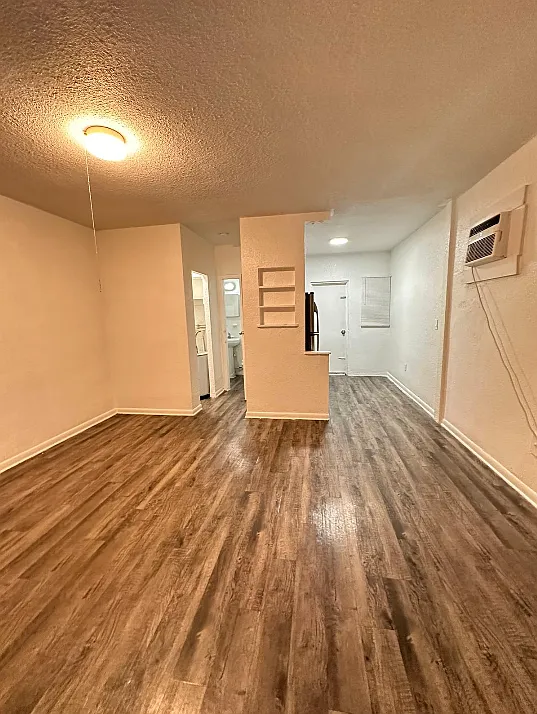 Studio, 500 sqft, $1,300 — Photo 2