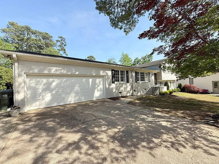 1402 Hedgelawn Way — Photo 2