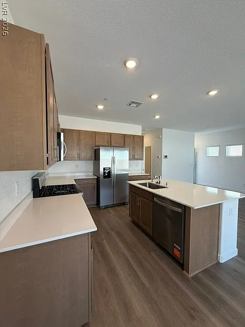4 bed, 2.5 bath, 1872 sqft, $2,450 — Photo 3