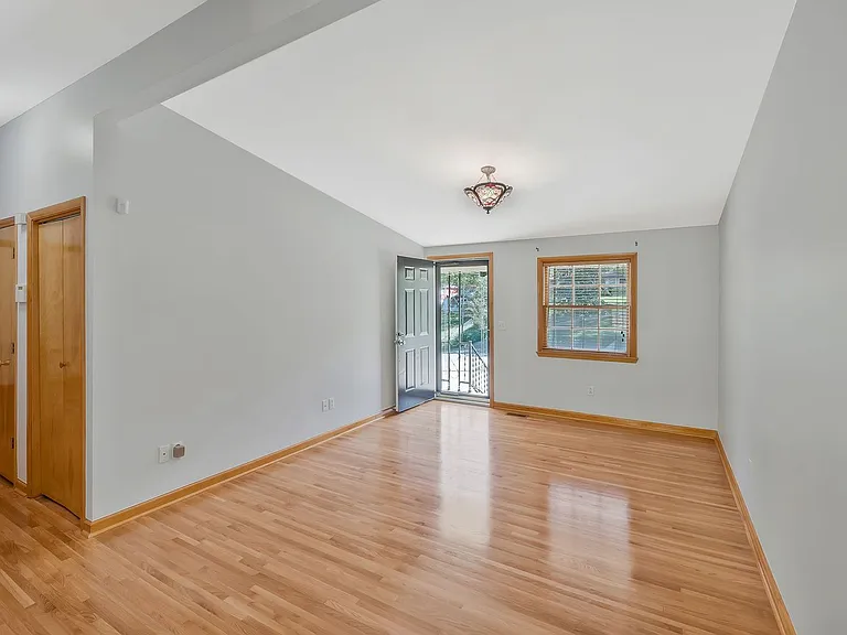 4857 Torbay Dr — Photo 9