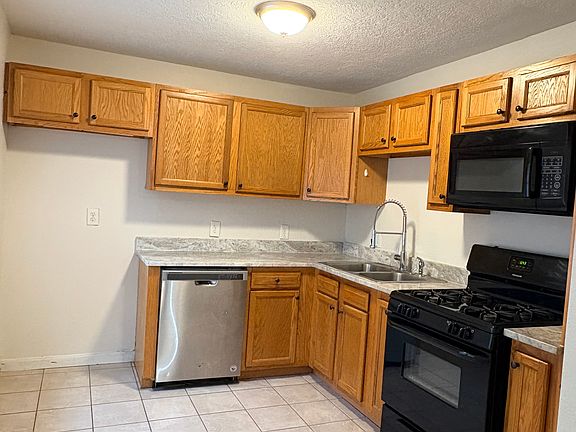 3rd image of 2105 Kingsdale Dr