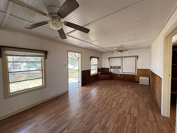 4th image of 118 Palm St