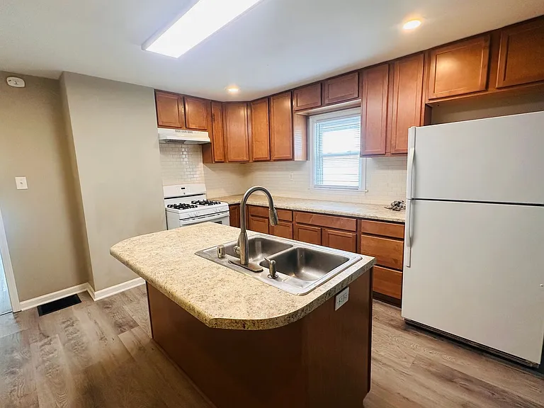 3028 University Rd — Photo 8