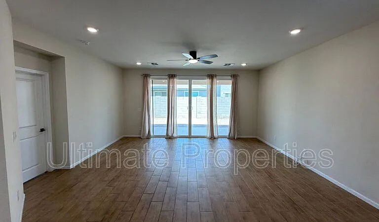 18148 W Daley Ln — Photo 2