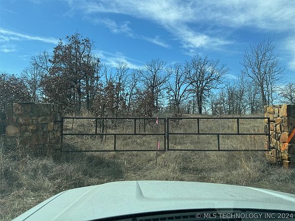 3rd image of 29880 Wildwood Pl