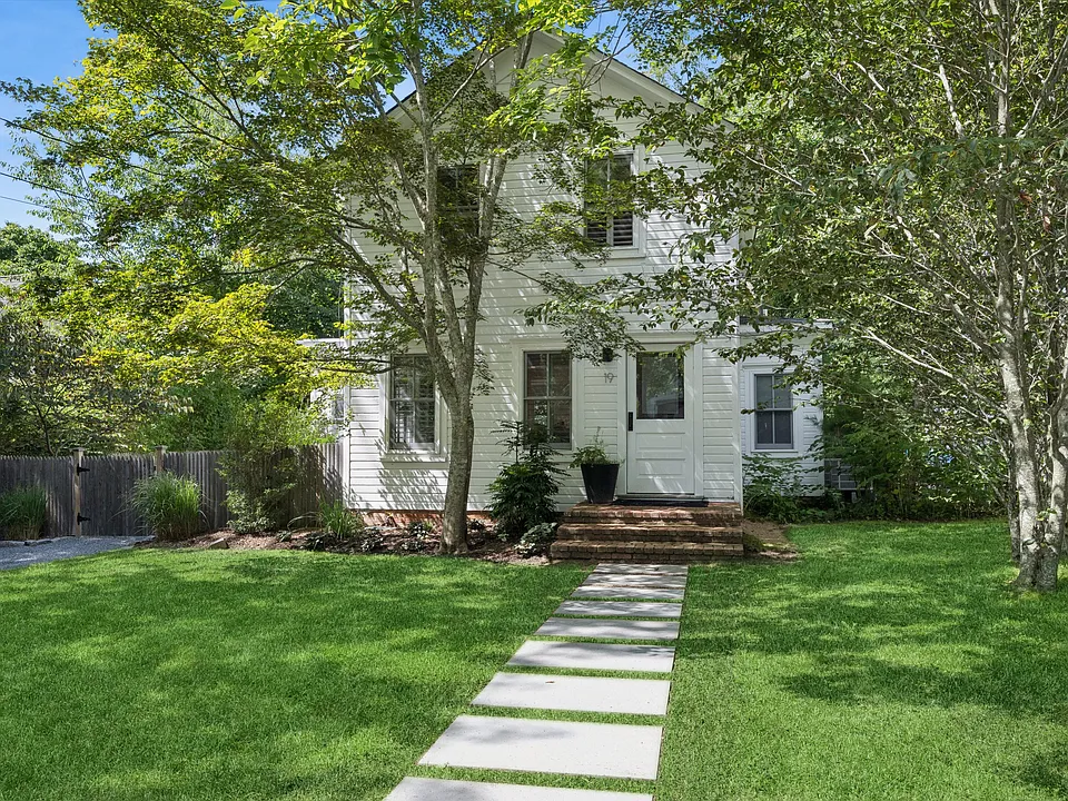 19 Grand St