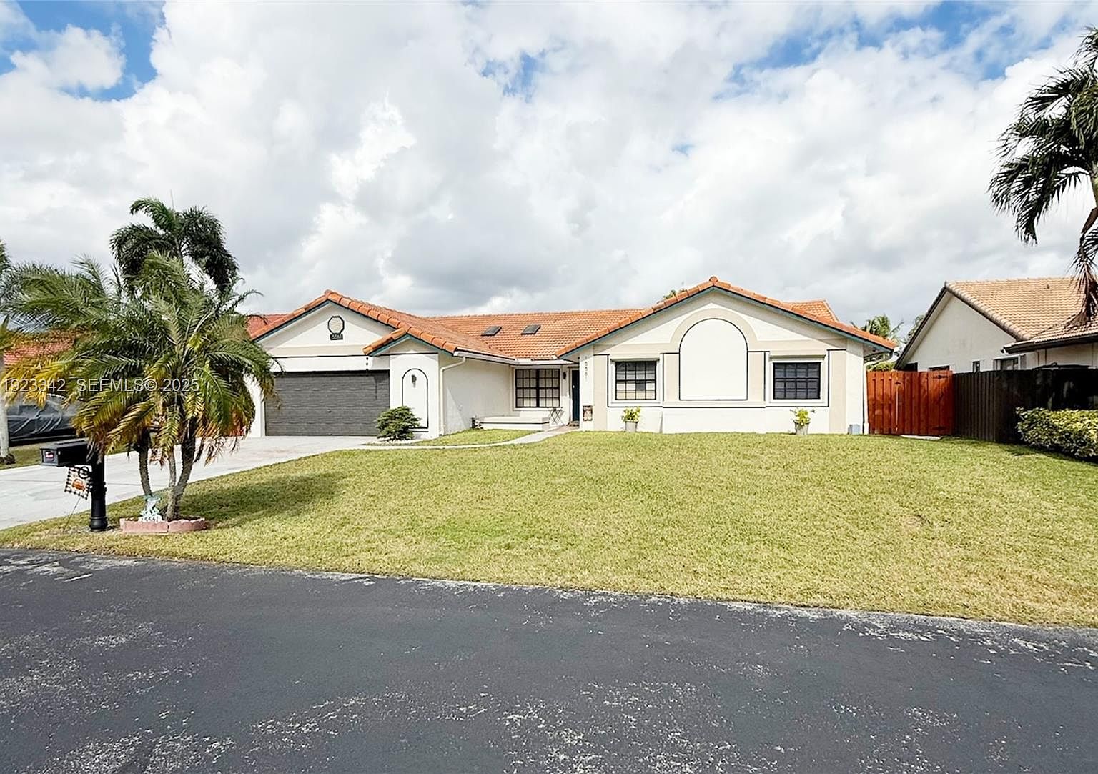 15561 Carriage Ct, Davie, FL 33331 | Zillow