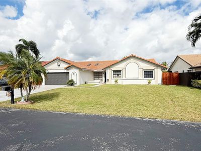 15561 Carriage Ct, Davie, FL, 33331