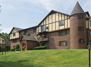 Royal Crest Warwick Apartment Homes, Warwick, RI 02886