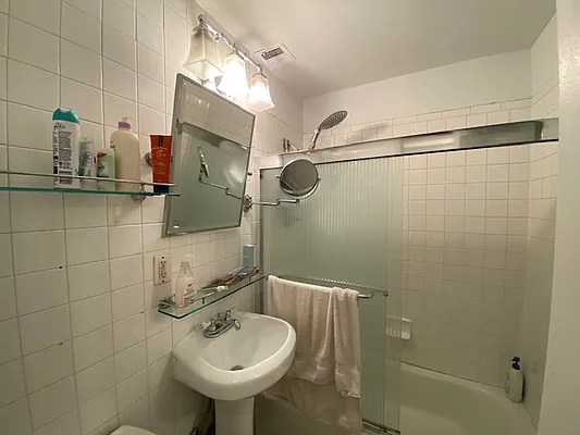 Rented by Cohen Smith Chang LLC | media 11