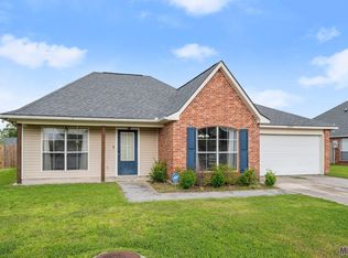26289 Robindale Dr, Denham Springs, LA 70726