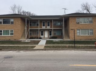 1566 Mark Ave APT 4, Elgin, IL 60123