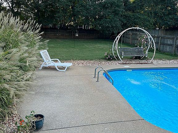 4th image of 523 Milesdale Ln