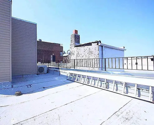 Rented by Tapiro Realty | media 6