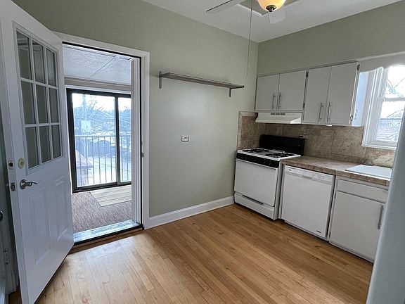 4th image of 1184 S Oak Park Ave