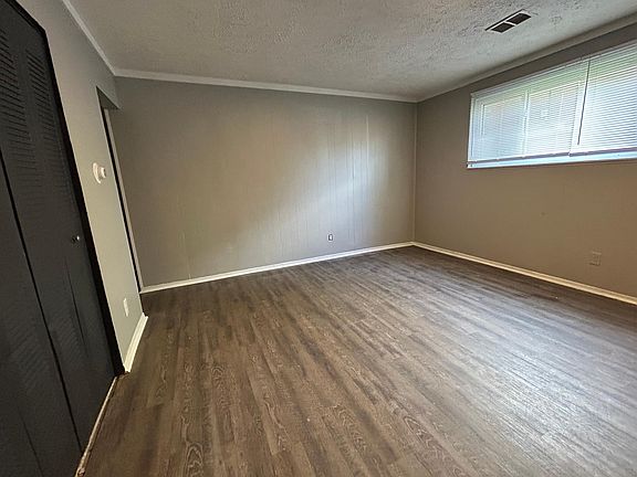 4th image of 920 Ferndale Pl #A