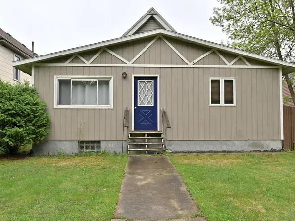 302 Ekman Ave, Marble, MN 55764