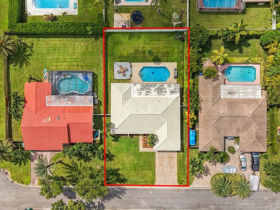 3rd image of 626 NW 100th Way