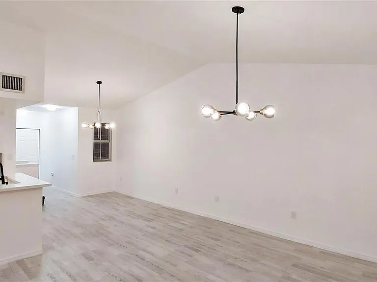 2501 Centergate Dr #203 — Photo 10