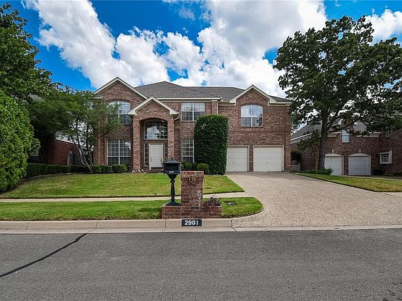 3rd image of 2901 Redstone Dr