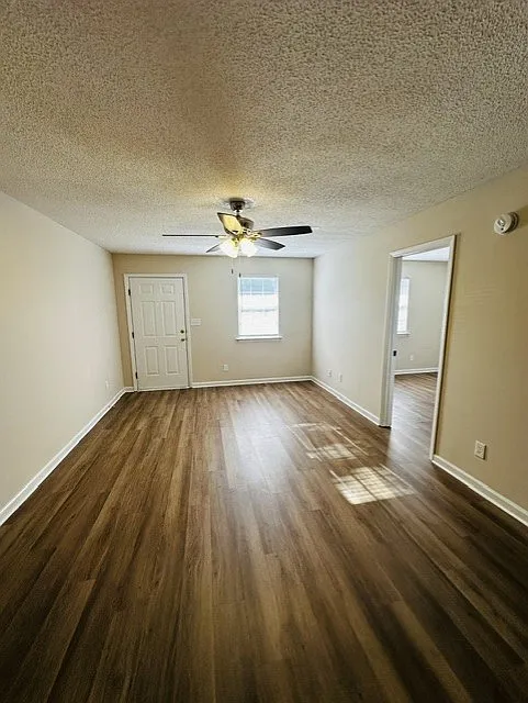 2 bed, 745 sqft, $995 — Photo 4