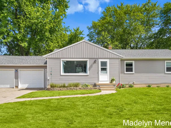 2765 Baldwin St, Jenison, MI 49428