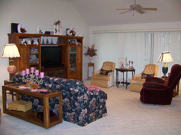 4th image of 326 Rebecca Dr