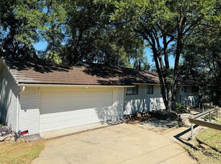 2118 Rock Creek Dr, Grand Prairie, TX 75050