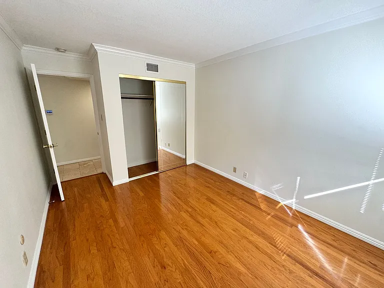 246 Grandridge Ct — Photo 13