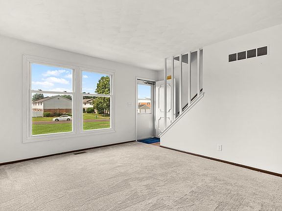 2nd image of 1919 Canterbury Dr APT K