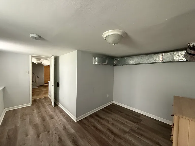 32 Lewis Ave #BASEMENT — Photo 3