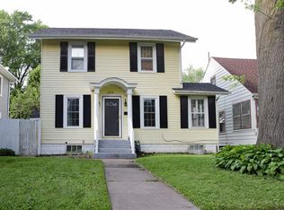 2710 E Pleasant St, Davenport, IA 52803