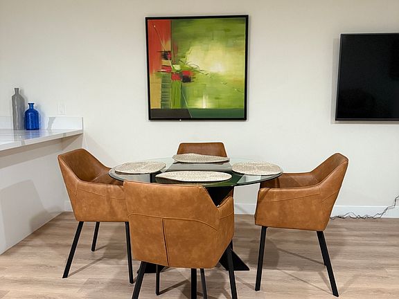 4th image of 310 E Providencia Ave APT 206