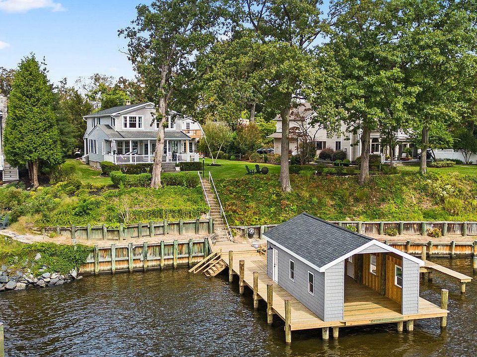 1st image of 389 South Dr
