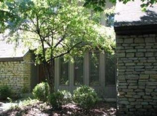 2 Fairwood Ct, Fairfield, OH 45014